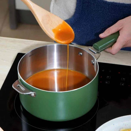 casserole design inox couleur fougère cuisine moderne